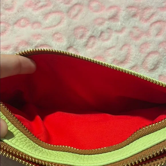 EUC Dooney & Bourke Lime Green Purse - Picture 5 of 6